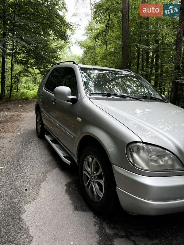 Позашляховик / Кросовер Mercedes-Benz M-Class 2001 в Одесі
