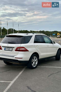 Внедорожник / Кроссовер Mercedes-Benz M-Class 2012 в 
