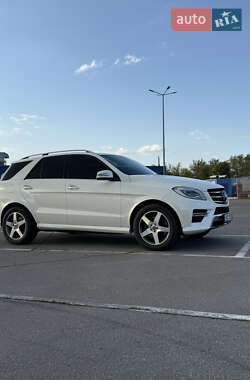 Внедорожник / Кроссовер Mercedes-Benz M-Class 2013 в 