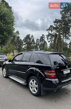 Внедорожник / Кроссовер Mercedes-Benz M-Class 2006 в 