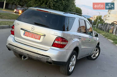 Внедорожник / Кроссовер Mercedes-Benz M-Class 2005 в 