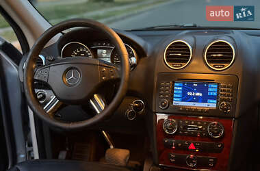Внедорожник / Кроссовер Mercedes-Benz M-Class 2005 в 