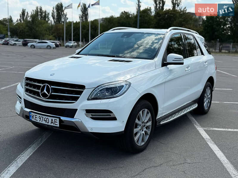 Внедорожник / Кроссовер Mercedes-Benz M-Class 2015 в 