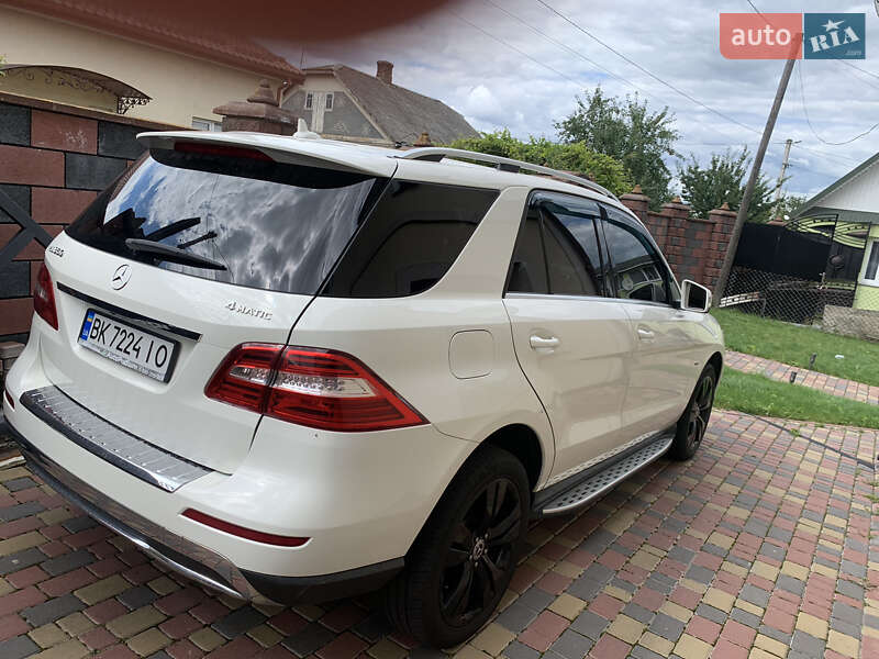Внедорожник / Кроссовер Mercedes-Benz M-Class 2012 в Ровно
