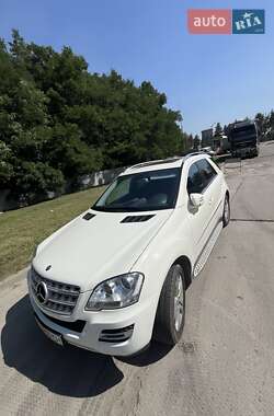 Внедорожник / Кроссовер Mercedes-Benz M-Class 2010 в 