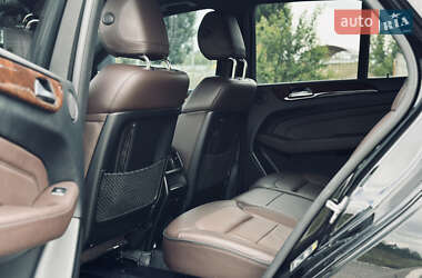 Позашляховик / Кросовер Mercedes-Benz M-Class 2012 в 