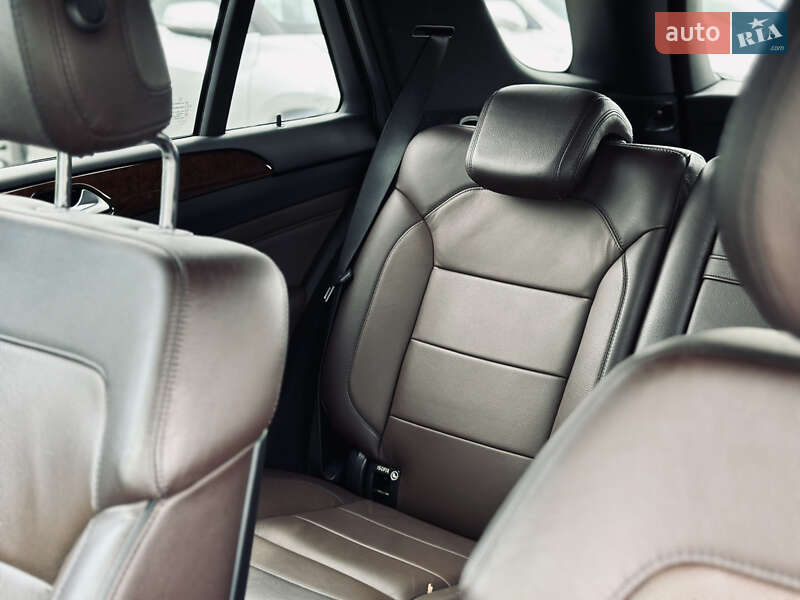 Внедорожник / Кроссовер Mercedes-Benz M-Class 2012 в Кременчуге