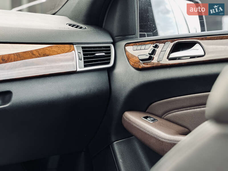 Внедорожник / Кроссовер Mercedes-Benz M-Class 2012 в Кременчуге