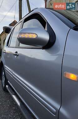 Внедорожник / Кроссовер Mercedes-Benz M-Class 2001 в 