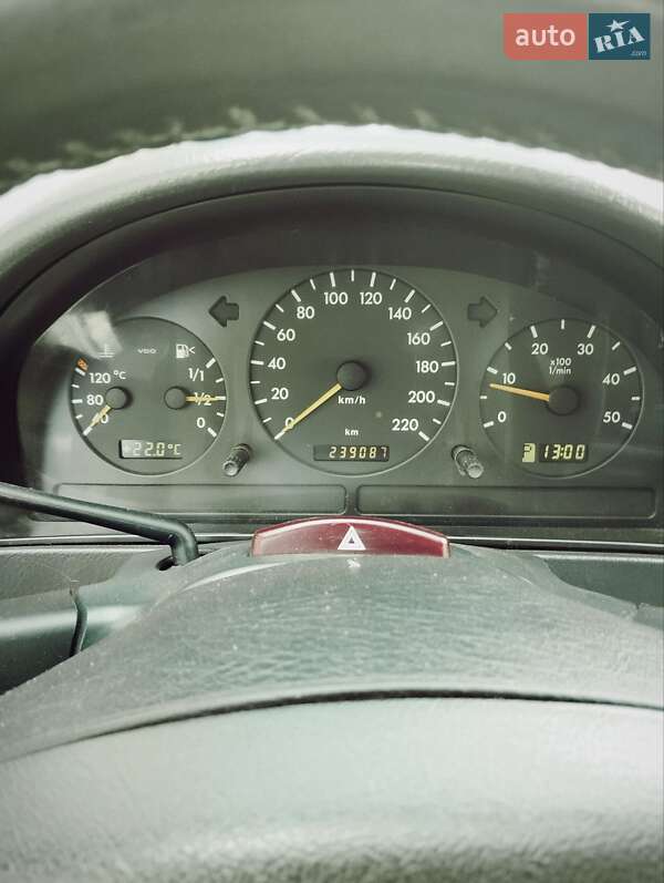 Внедорожник / Кроссовер Mercedes-Benz M-Class 2001 в Заставной