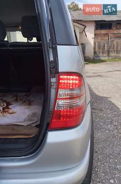 Внедорожник / Кроссовер Mercedes-Benz M-Class 2001 в 