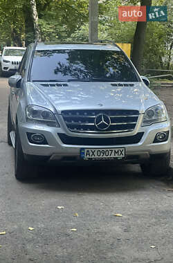 Внедорожник / Кроссовер Mercedes-Benz M-Class 2010 в 