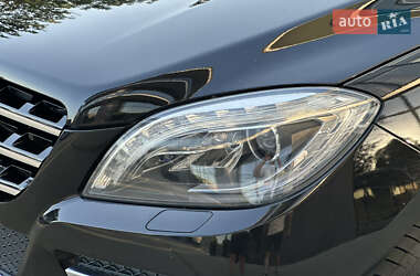Внедорожник / Кроссовер Mercedes-Benz M-Class 2012 в 