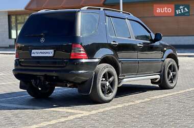 Внедорожник / Кроссовер Mercedes-Benz M-Class 1999 в 