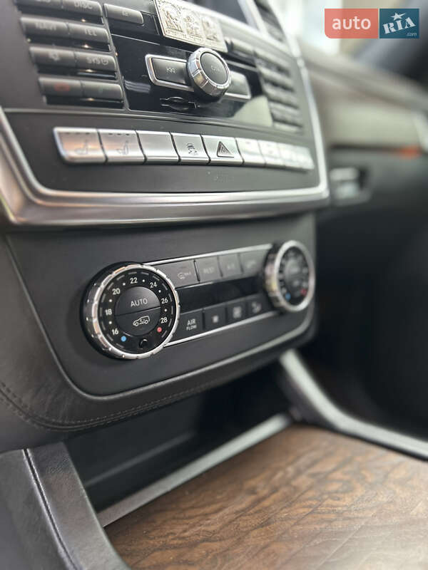 Внедорожник / Кроссовер Mercedes-Benz M-Class 2014 в Черновцах