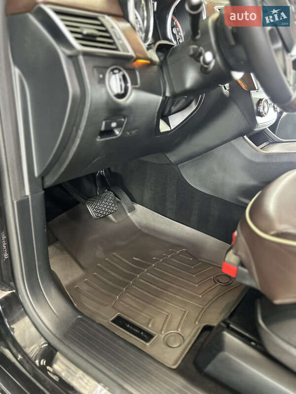 Внедорожник / Кроссовер Mercedes-Benz M-Class 2014 в Черновцах