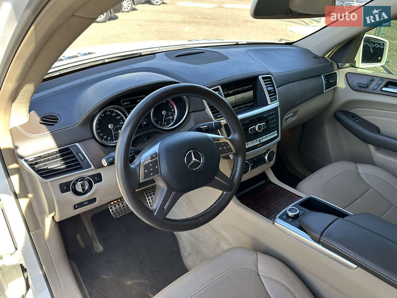 Позашляховик / Кросовер Mercedes-Benz M-Class 2015 в Києві