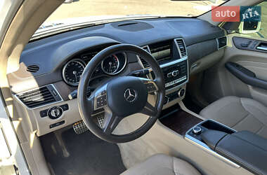 Внедорожник / Кроссовер Mercedes-Benz M-Class 2015 в 