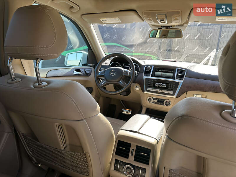 Позашляховик / Кросовер Mercedes-Benz M-Class 2015 в Києві