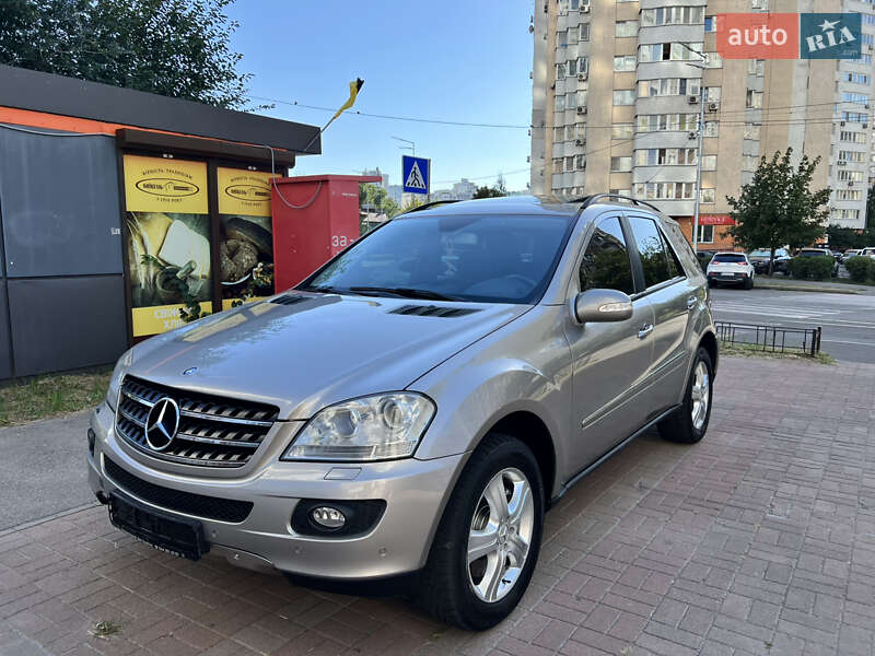 Внедорожник / Кроссовер Mercedes-Benz M-Class 2006 в Киеве