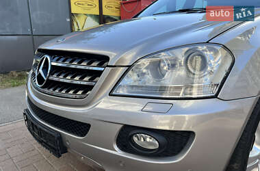 Внедорожник / Кроссовер Mercedes-Benz M-Class 2006 в 