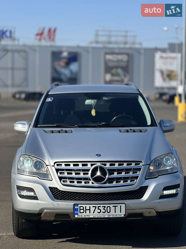 Mercedes-Benz M-Class 2009