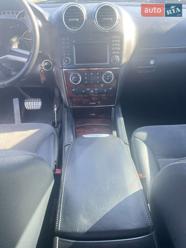 Внедорожник / Кроссовер Mercedes-Benz M-Class 2009 в Одессе