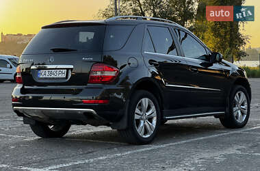 Внедорожник / Кроссовер Mercedes-Benz M-Class 2010 в 