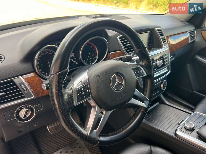 Внедорожник / Кроссовер Mercedes-Benz M-Class 2011 в Запорожье