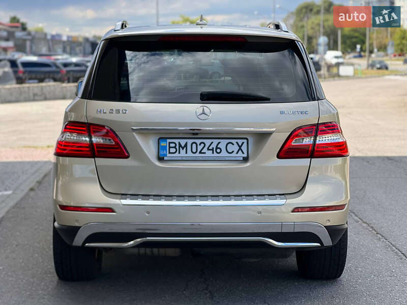 Внедорожник / Кроссовер Mercedes-Benz M-Class 2011 в Запорожье