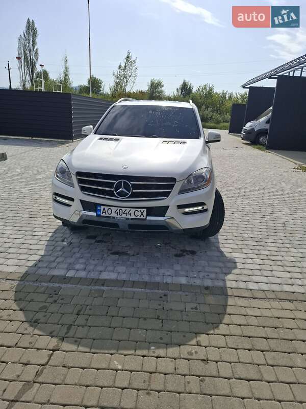 Внедорожник / Кроссовер Mercedes-Benz M-Class 2011 в Виноградове
