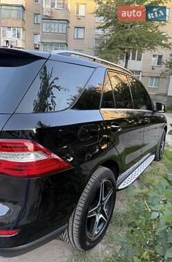 Внедорожник / Кроссовер Mercedes-Benz M-Class 2014 в 