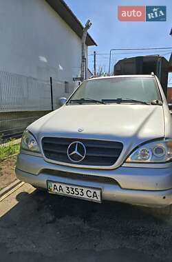 Позашляховик / Кросовер Mercedes-Benz M-Class 2001 в 