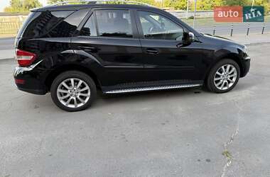 Внедорожник / Кроссовер Mercedes-Benz M-Class 2011 в 