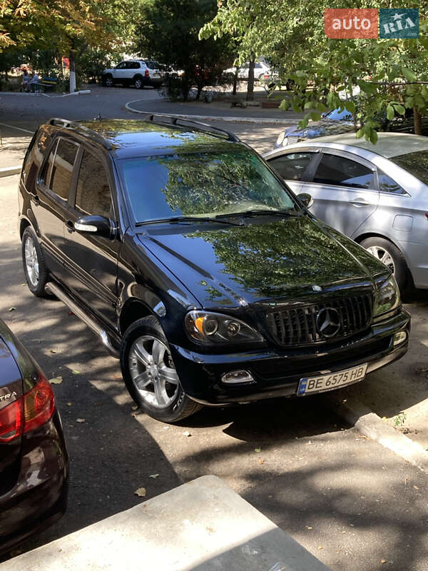 Внедорожник / Кроссовер Mercedes-Benz M-Class 2003 в 