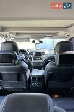 Внедорожник / Кроссовер Mercedes-Benz M-Class 2015 в 