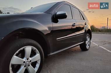 Внедорожник / Кроссовер Mercedes-Benz M-Class 2009 в 