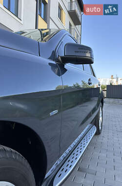 Внедорожник / Кроссовер Mercedes-Benz M-Class 2011 в 