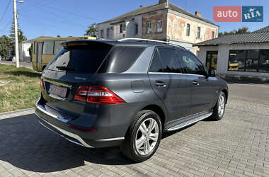 Внедорожник / Кроссовер Mercedes-Benz M-Class 2011 в 