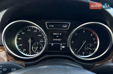 Внедорожник / Кроссовер Mercedes-Benz M-Class 2011 в 