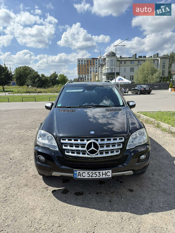 Mercedes-Benz M-Class 2009 Mercedes-Benz M-Class 2009