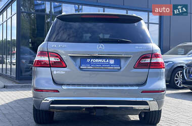 Внедорожник / Кроссовер Mercedes-Benz M-Class 2011 в 