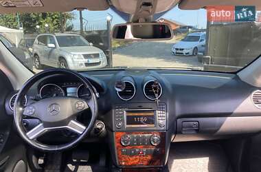 Внедорожник / Кроссовер Mercedes-Benz M-Class 2011 в 