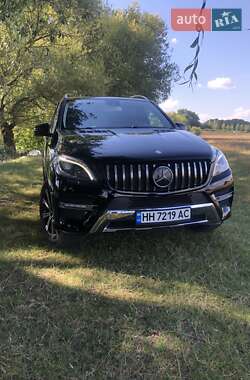 Внедорожник / Кроссовер Mercedes-Benz M-Class 2014 в 