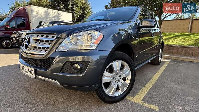 Внедорожник / Кроссовер Mercedes-Benz M-Class 2011 в Киеве