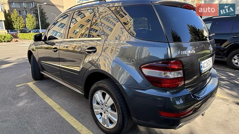 Внедорожник / Кроссовер Mercedes-Benz M-Class 2011 в Киеве
