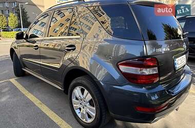 Позашляховик / Кросовер Mercedes-Benz M-Class 2011 в 