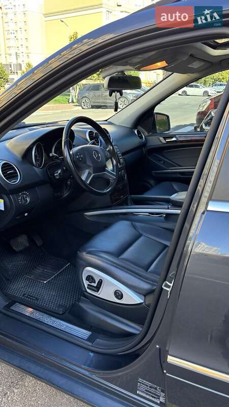 Внедорожник / Кроссовер Mercedes-Benz M-Class 2011 в Киеве