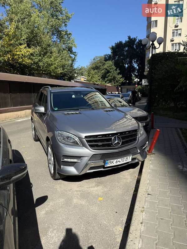 Внедорожник / Кроссовер Mercedes-Benz M-Class 2012 в Киеве