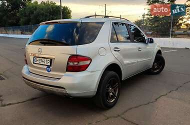 Внедорожник / Кроссовер Mercedes-Benz M-Class 2005 в 